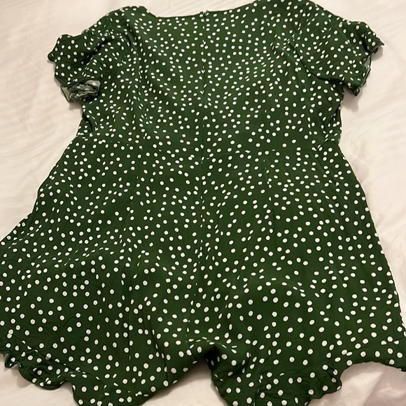 2XL green and white polka romper - Picture 4 of 4